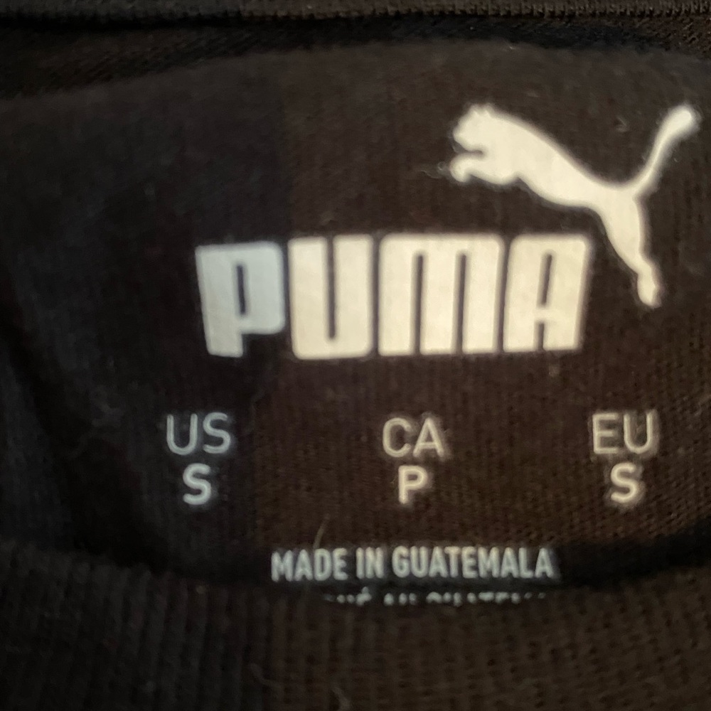 Mens size small puma shirt